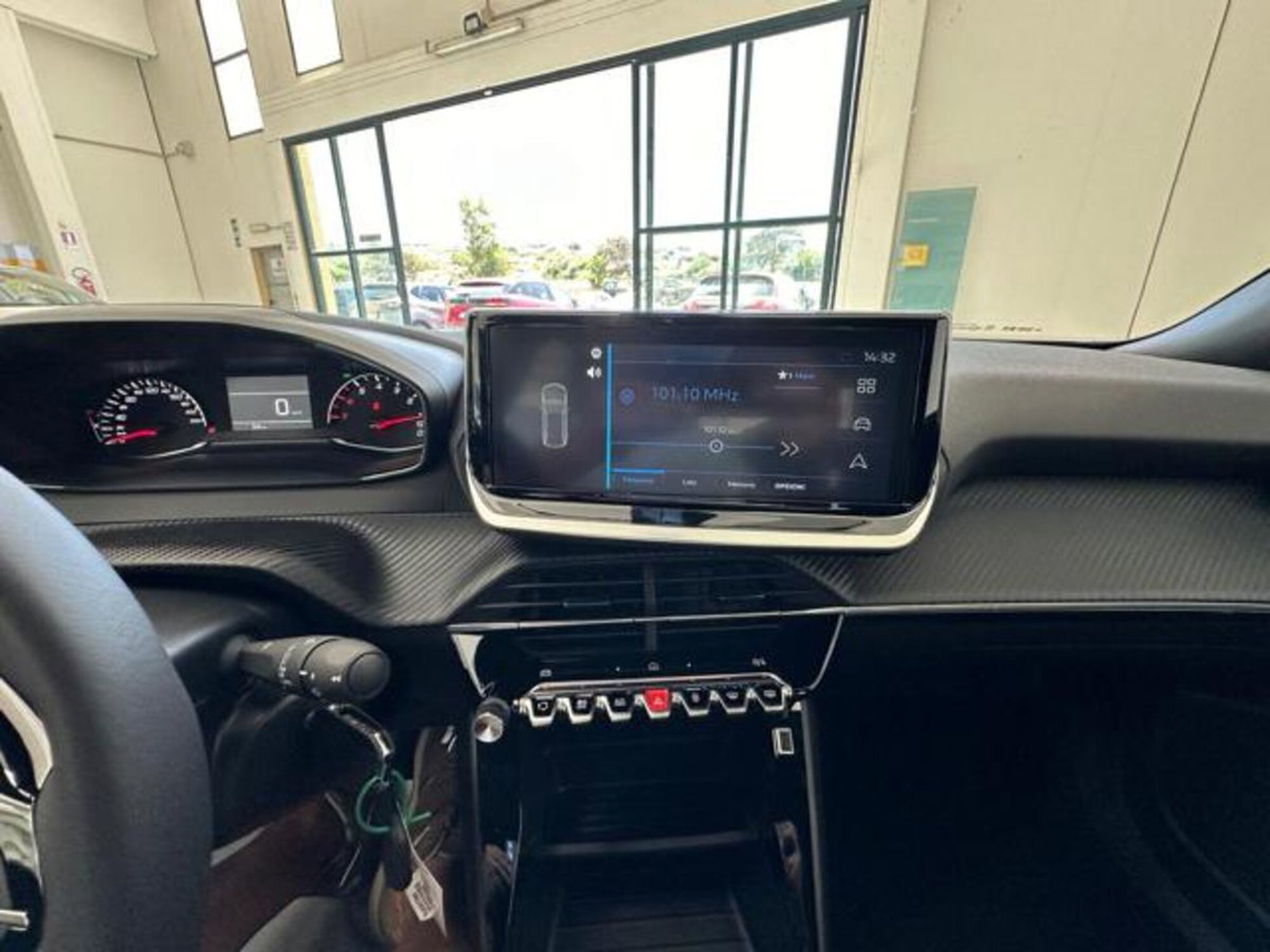 Peugeot 2008 PureTech 100 S&S Active (16)