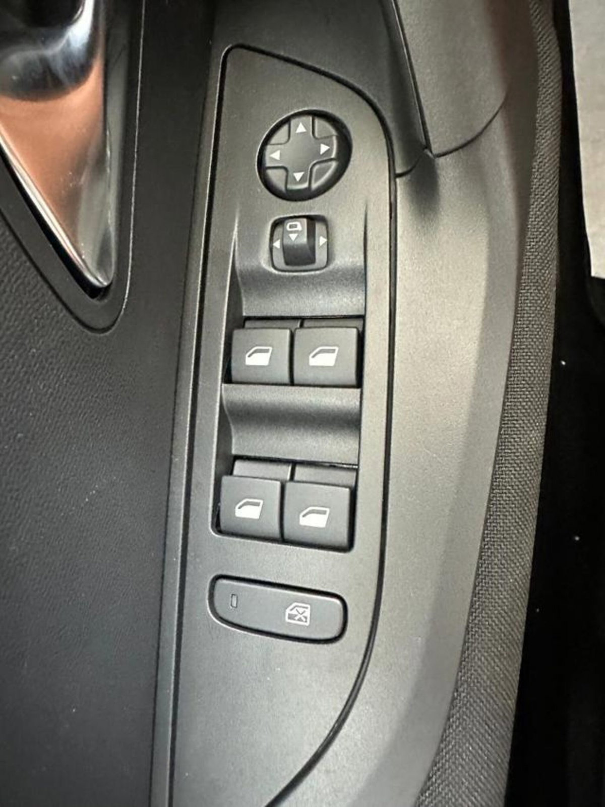 Peugeot 2008 PureTech 100 S&S Active (17)