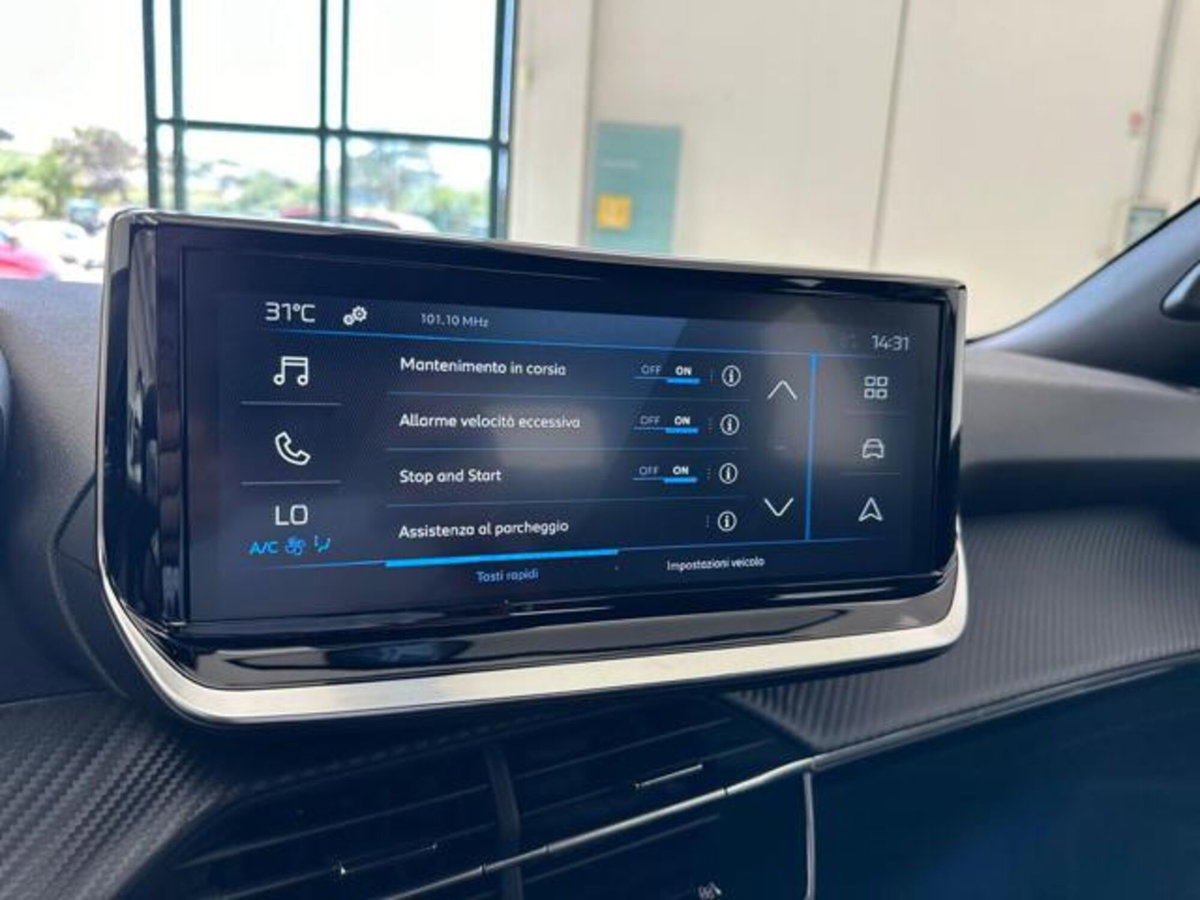 Peugeot 2008 PureTech 100 S&S Active (8)