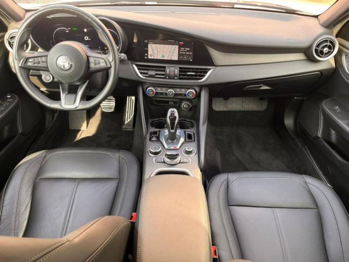 Alfa Romeo Giulia 2.0 Turbo 280 CV AT8 AWD Q4 Ti (12)
