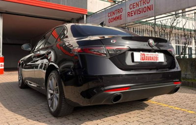 Alfa Romeo Giulia 2.0 Turbo 280 CV AT8 AWD Q4 Ti (17)