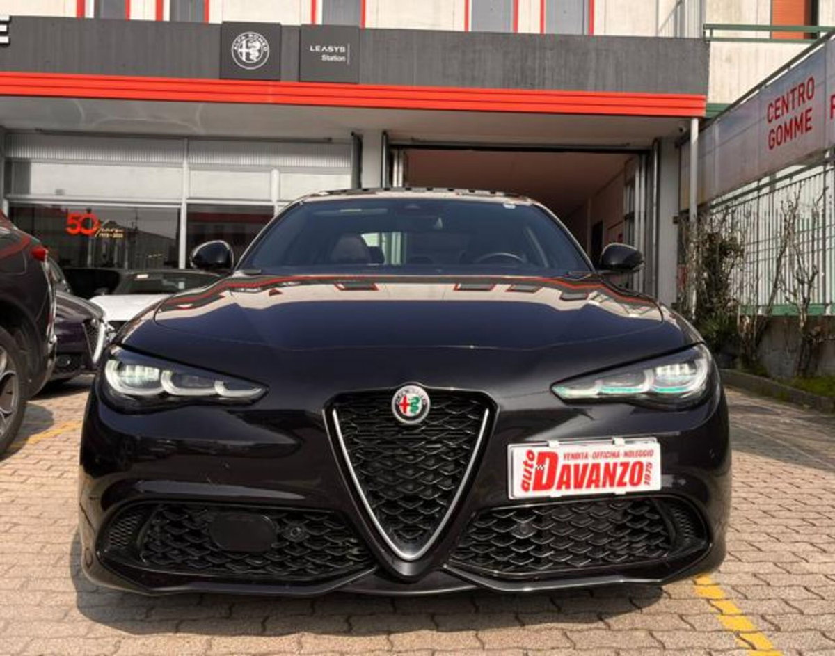 Alfa Romeo Giulia 2.0 Turbo 280 CV AT8 AWD Q4 Ti (2)