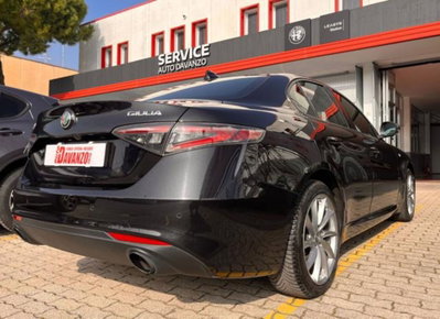 Alfa Romeo Giulia 2.0 Turbo 280 CV AT8 AWD Q4 Ti (5)