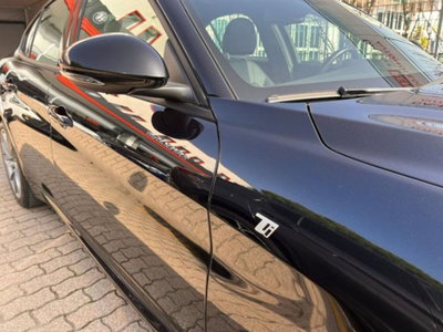 Alfa Romeo Giulia 2.0 Turbo 280 CV AT8 AWD Q4 Ti (9)