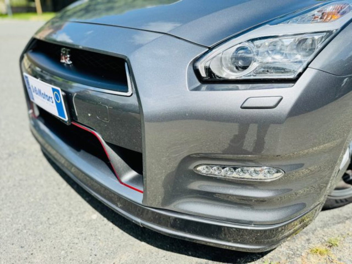 Nissan GT-R 3.8 V6 Premium Edition (2)