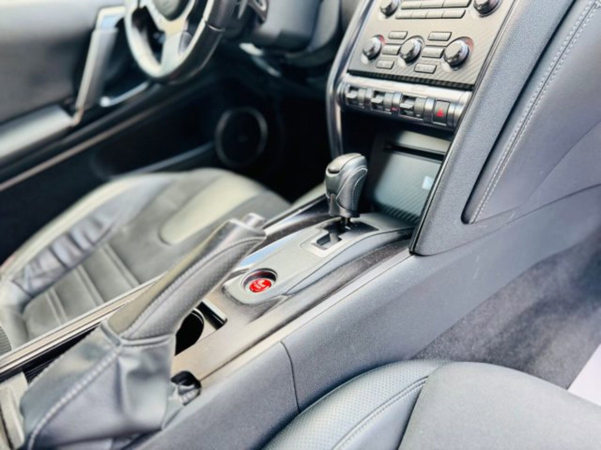Nissan GT-R 3.8 V6 Premium Edition (7)