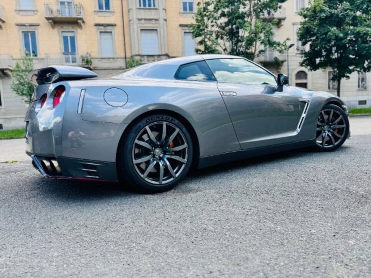 Nissan GT-R 3.8 V6 Premium Edition (9)