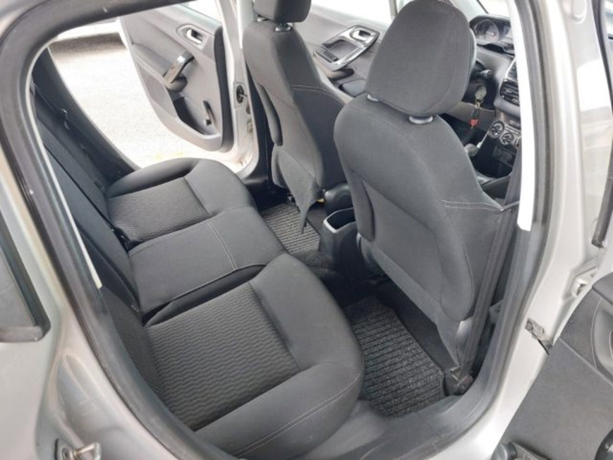 Peugeot 208 82 5 porte Allure (10)