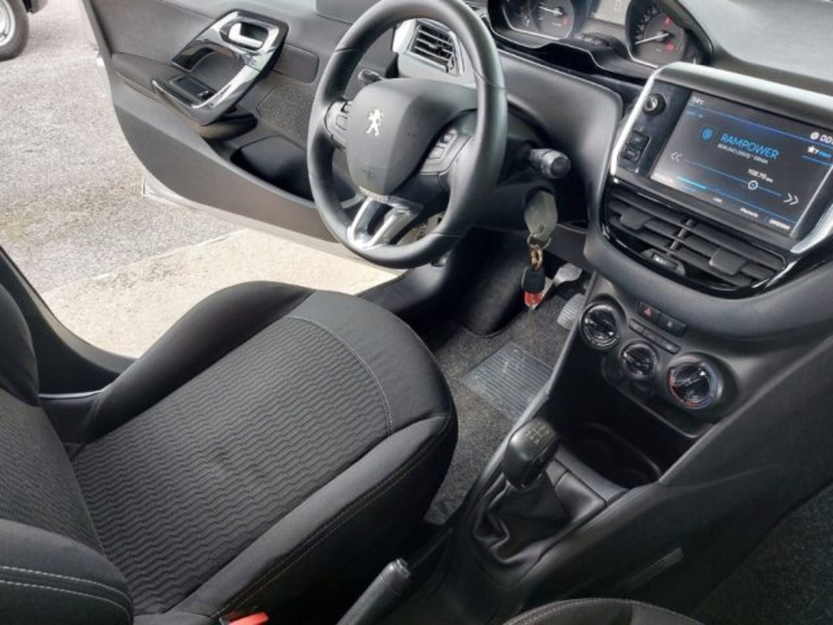 Peugeot 208 82 5 porte Allure (16)