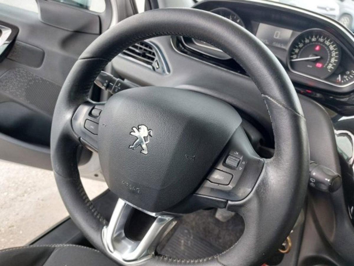 Peugeot 208 82 5 porte Allure (18)