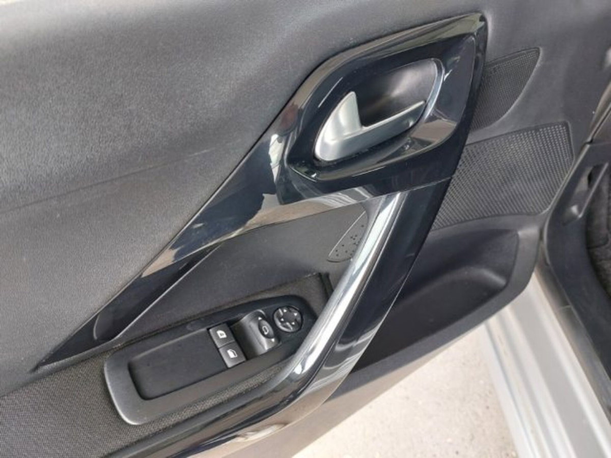 Peugeot 208 82 5 porte Allure (19)