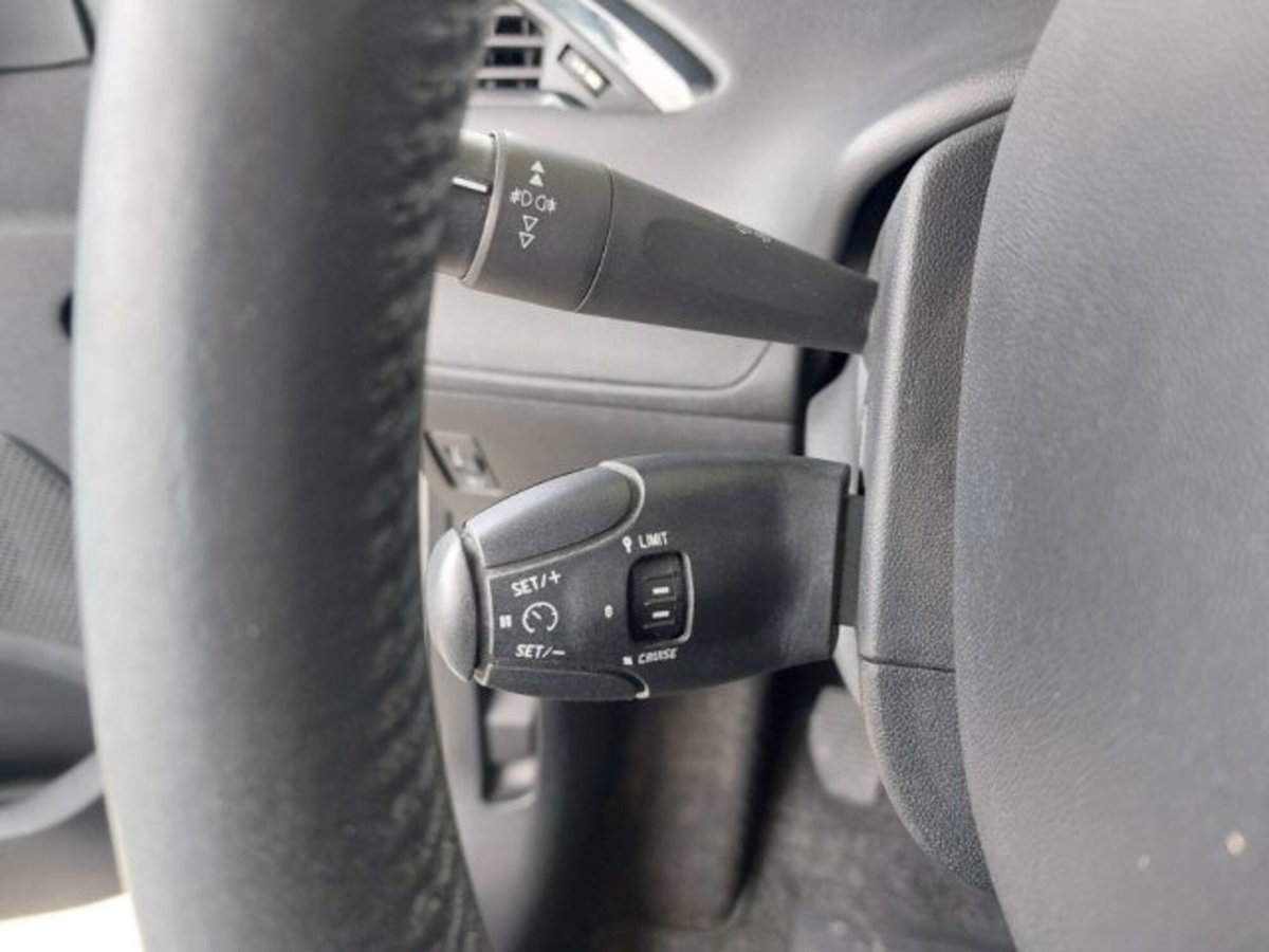 Peugeot 208 82 5 porte Allure (20)