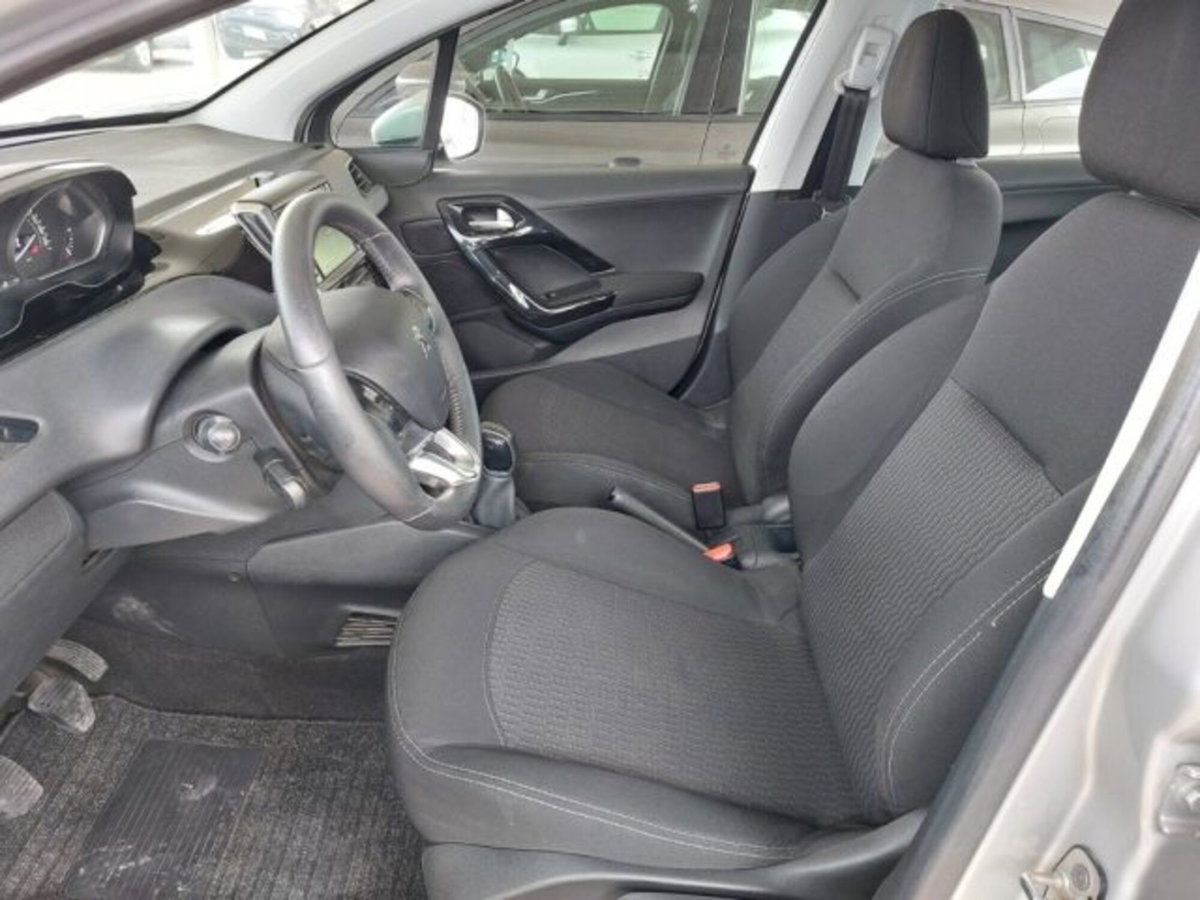 Peugeot 208 82 5 porte Allure (6)