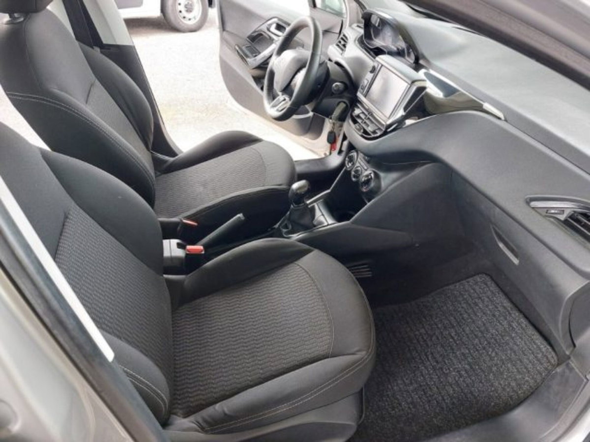 Peugeot 208 82 5 porte Allure (9)