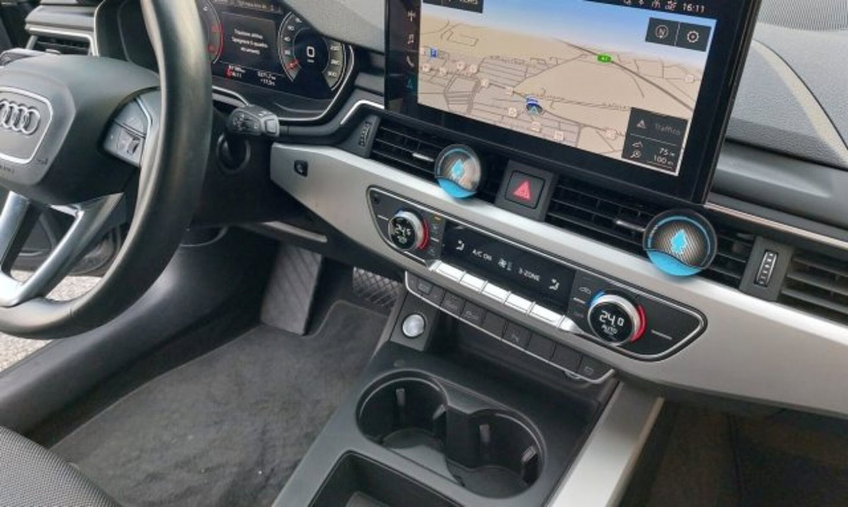 Audi A4 Avant 30 TDI/136 CV S tronic S line edition (15)