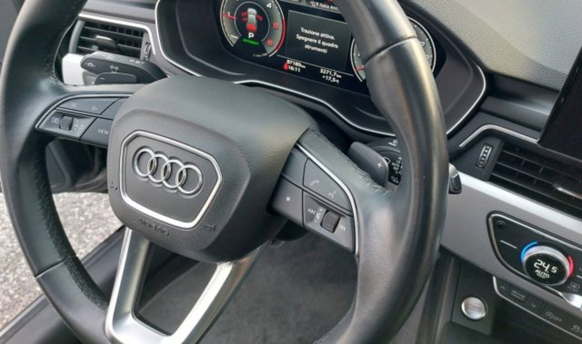 Audi A4 Avant 30 TDI/136 CV S tronic S line edition (17)