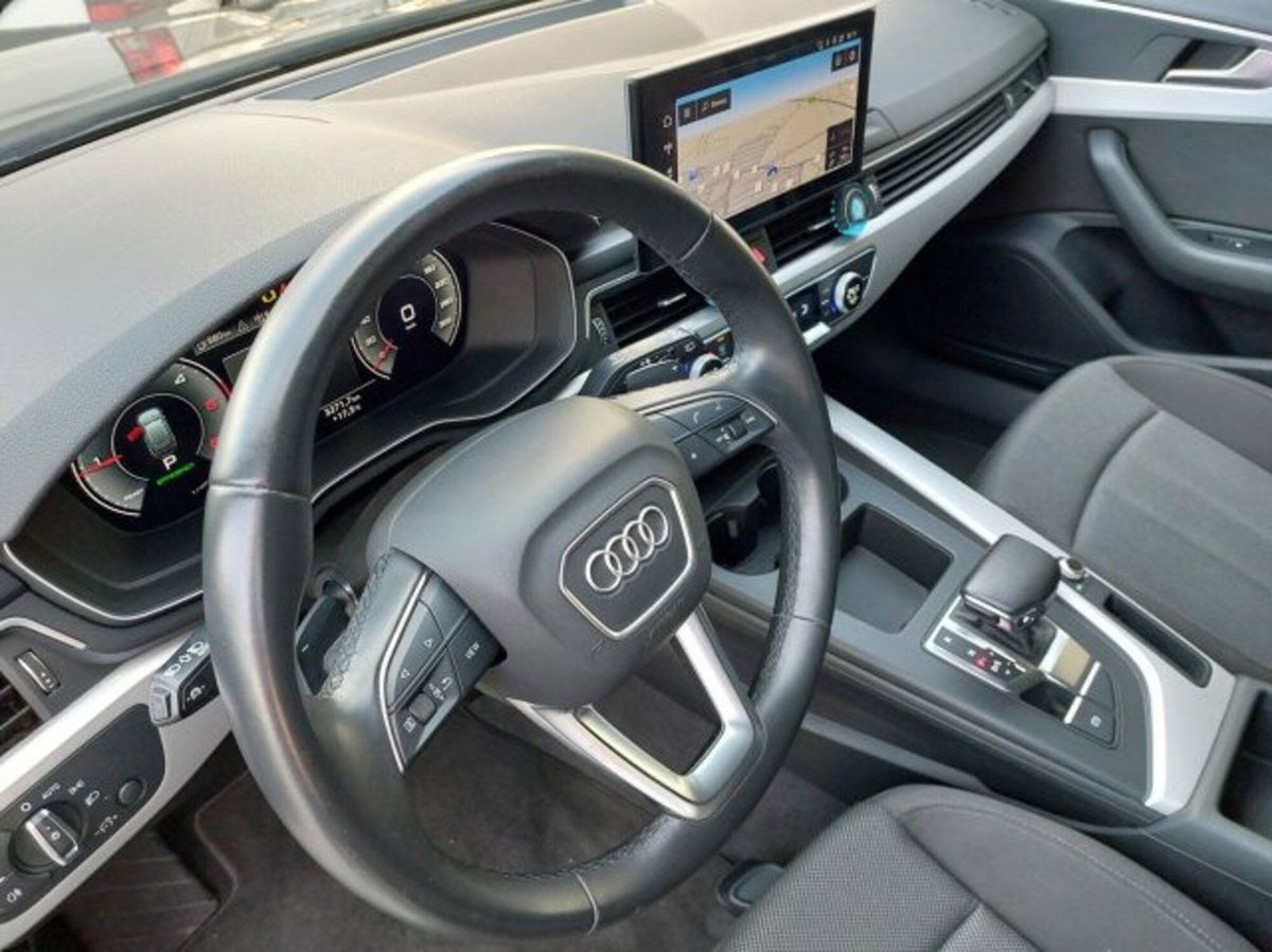 Audi A4 Avant 30 TDI/136 CV S tronic S line edition (20)