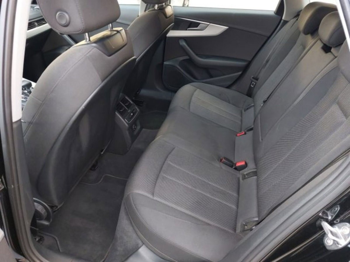 Audi A4 Avant 30 TDI/136 CV S tronic S line edition (6)