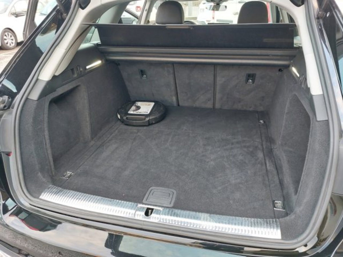 Audi A4 Avant 30 TDI/136 CV S tronic S line edition (7)