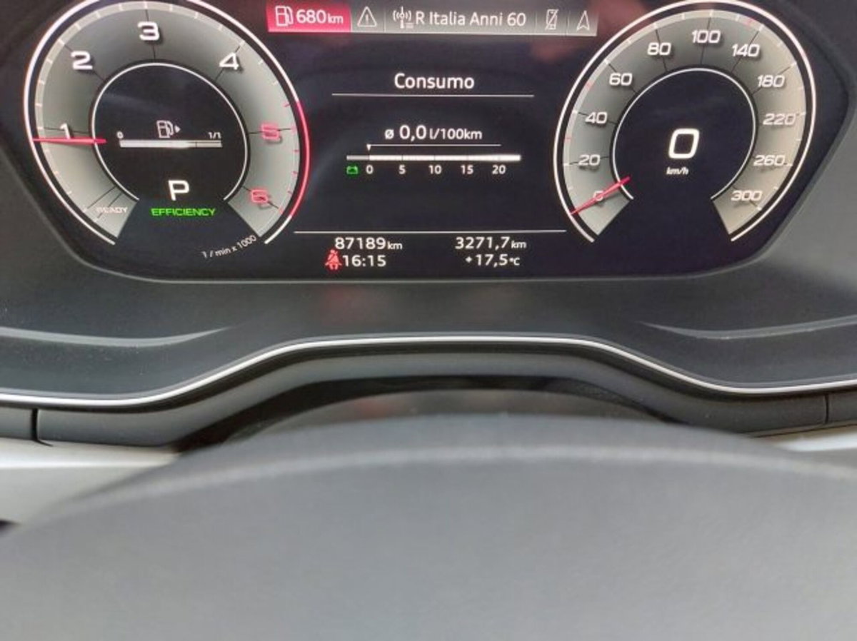 Audi A4 Avant 30 TDI/136 CV S tronic S line edition (8)