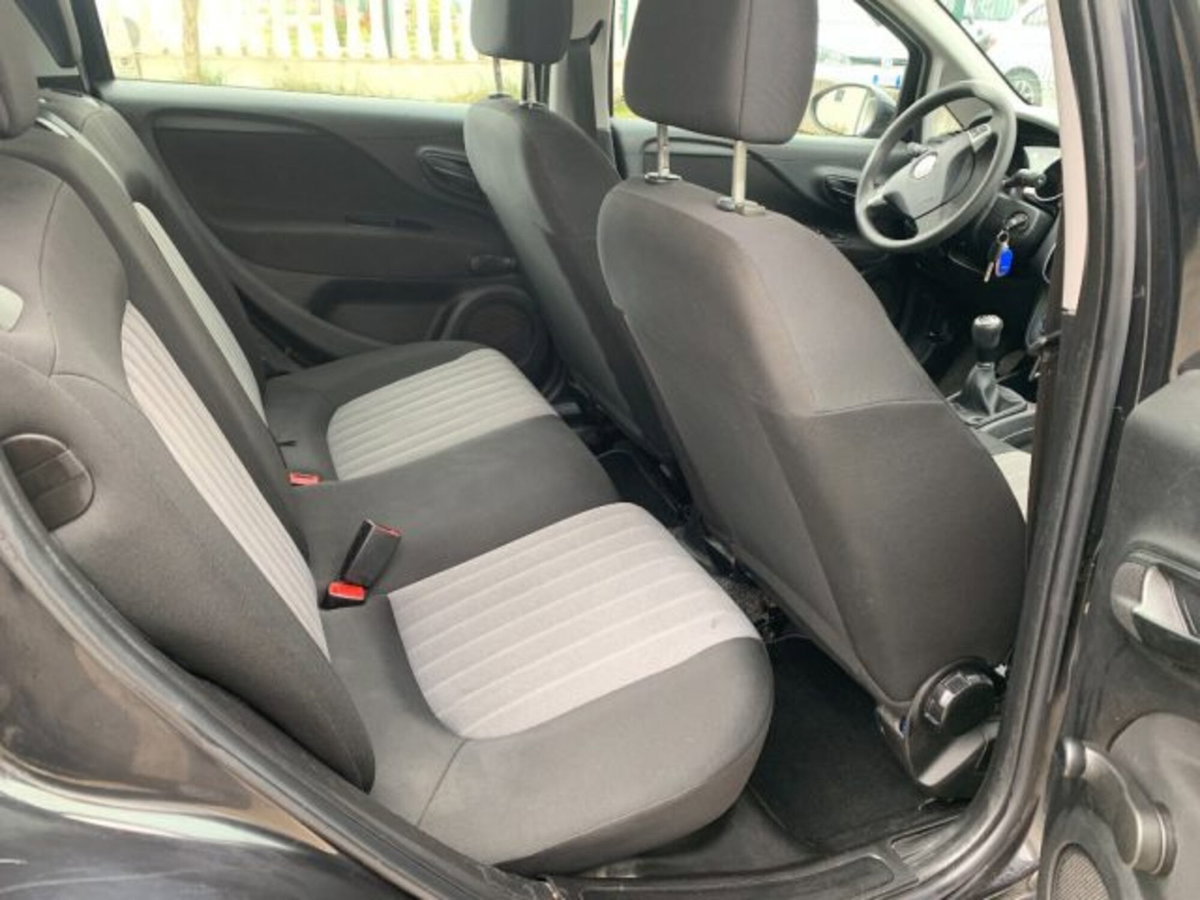 Fiat Punto 1.3 MJT II S&S 95 CV 5 porte Street (11)