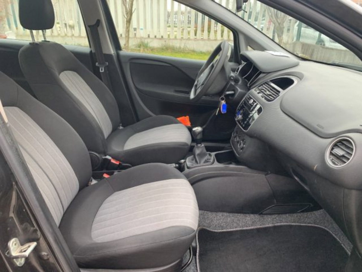 Fiat Punto 1.3 MJT II S&S 95 CV 5 porte Street (12)