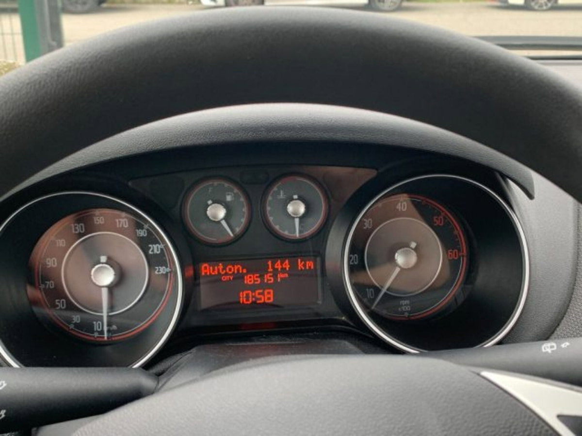 Fiat Punto 1.3 MJT II S&S 95 CV 5 porte Street (14)