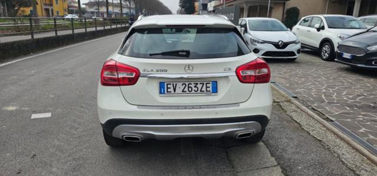 Mercedes-Benz GLA SUV 200 CDI Automatic Sport (4)