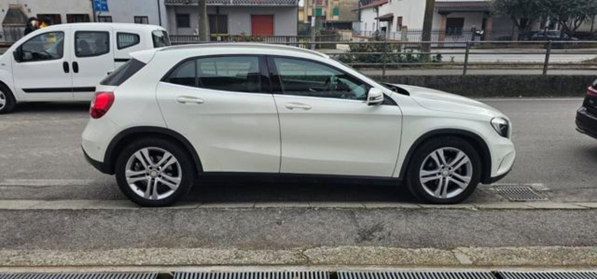 Mercedes-Benz GLA SUV 200 CDI Automatic Sport (6)
