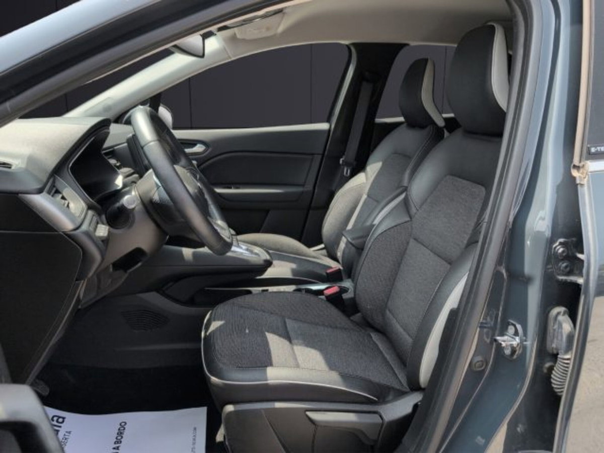 Renault Captur Plug-in Hybrid E-Tech 160 CV Intens (13)