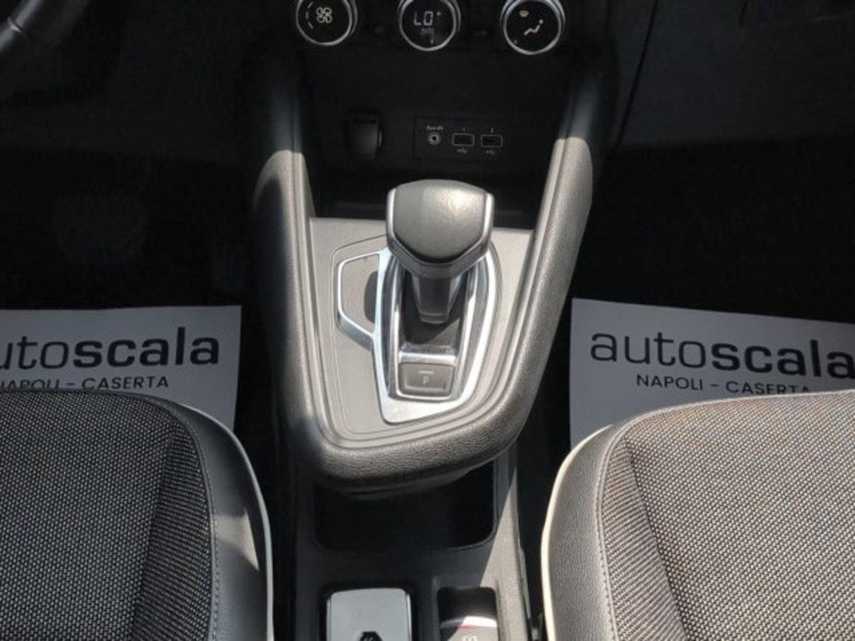 Renault Captur Plug-in Hybrid E-Tech 160 CV Intens (18)