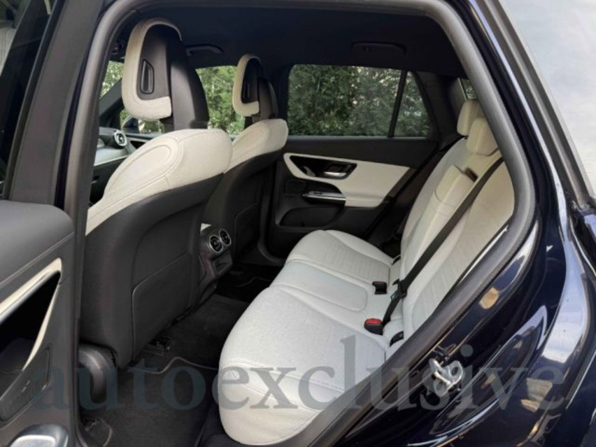 Mercedes-Benz GLC 220 d 4Matic Mild Hybrid AMG Premium Plus (13)