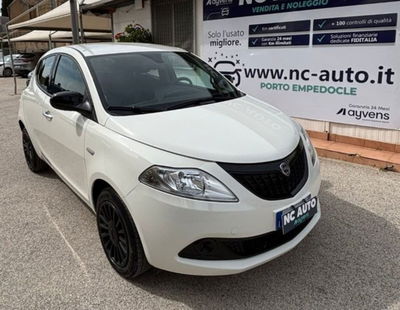 Lancia Ypsilon 1.0 FireFly 5 porte S&S Hybrid Silver Plus usata