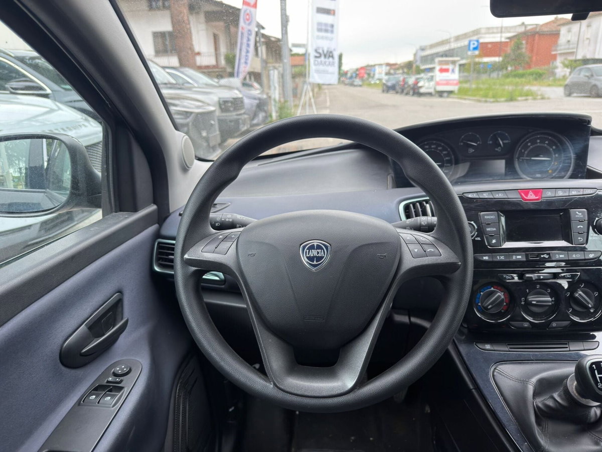 Lancia Ypsilon 1.0 FireFly 5 porte S&S Hybrid Gold Plus (10)