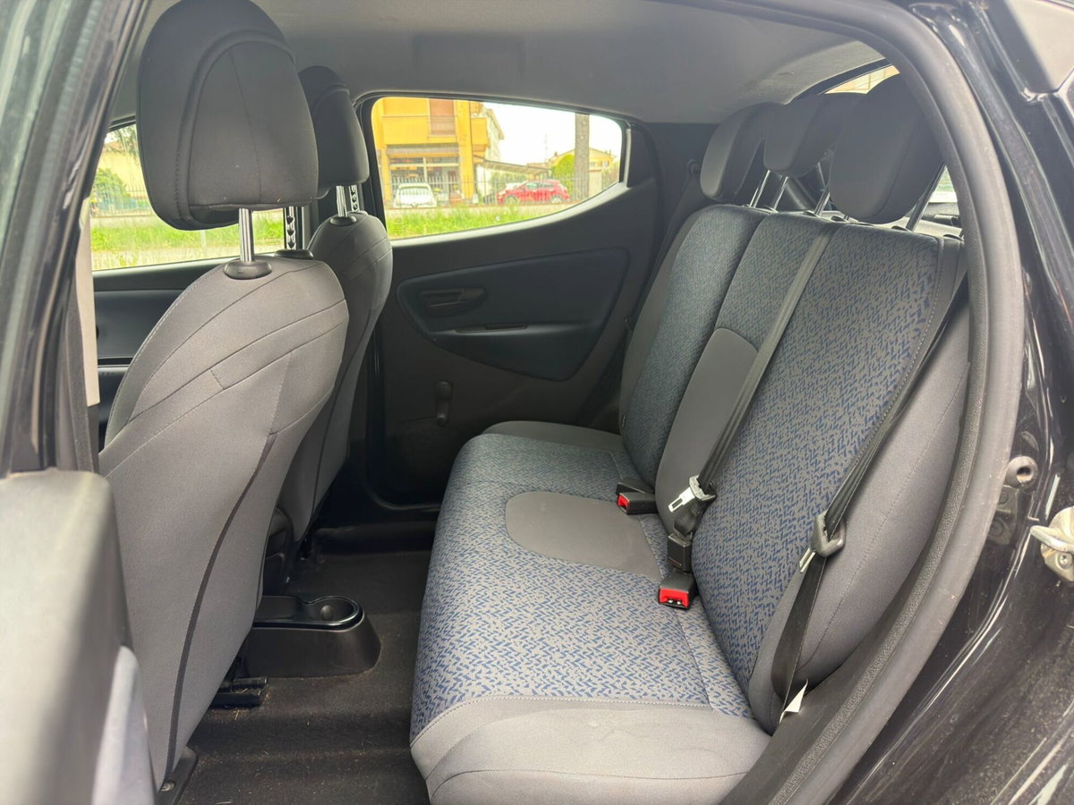 Lancia Ypsilon 1.0 FireFly 5 porte S&S Hybrid Gold Plus (12)