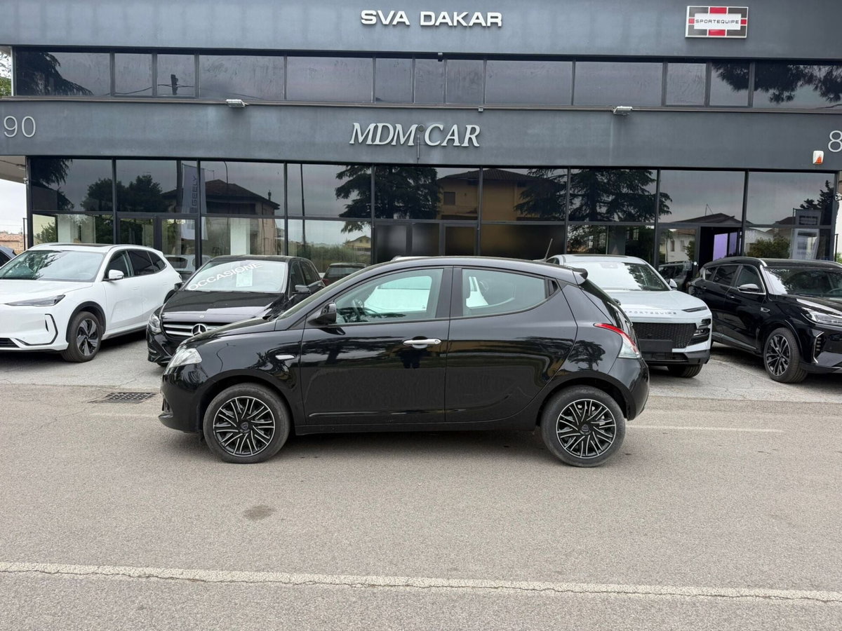 Lancia Ypsilon 1.0 FireFly 5 porte S&S Hybrid Gold Plus (2)