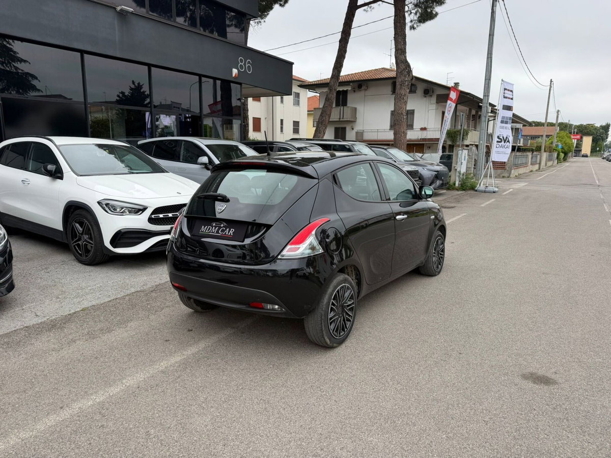 Lancia Ypsilon 1.0 FireFly 5 porte S&S Hybrid Gold Plus (5)