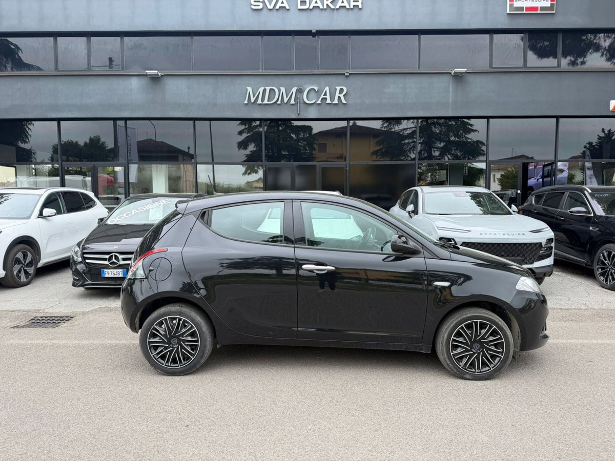 Lancia Ypsilon 1.0 FireFly 5 porte S&S Hybrid Gold Plus (6)