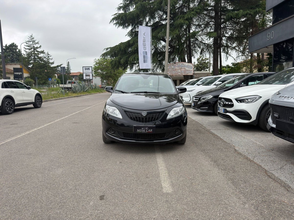 Lancia Ypsilon 1.0 FireFly 5 porte S&S Hybrid Gold Plus (8)