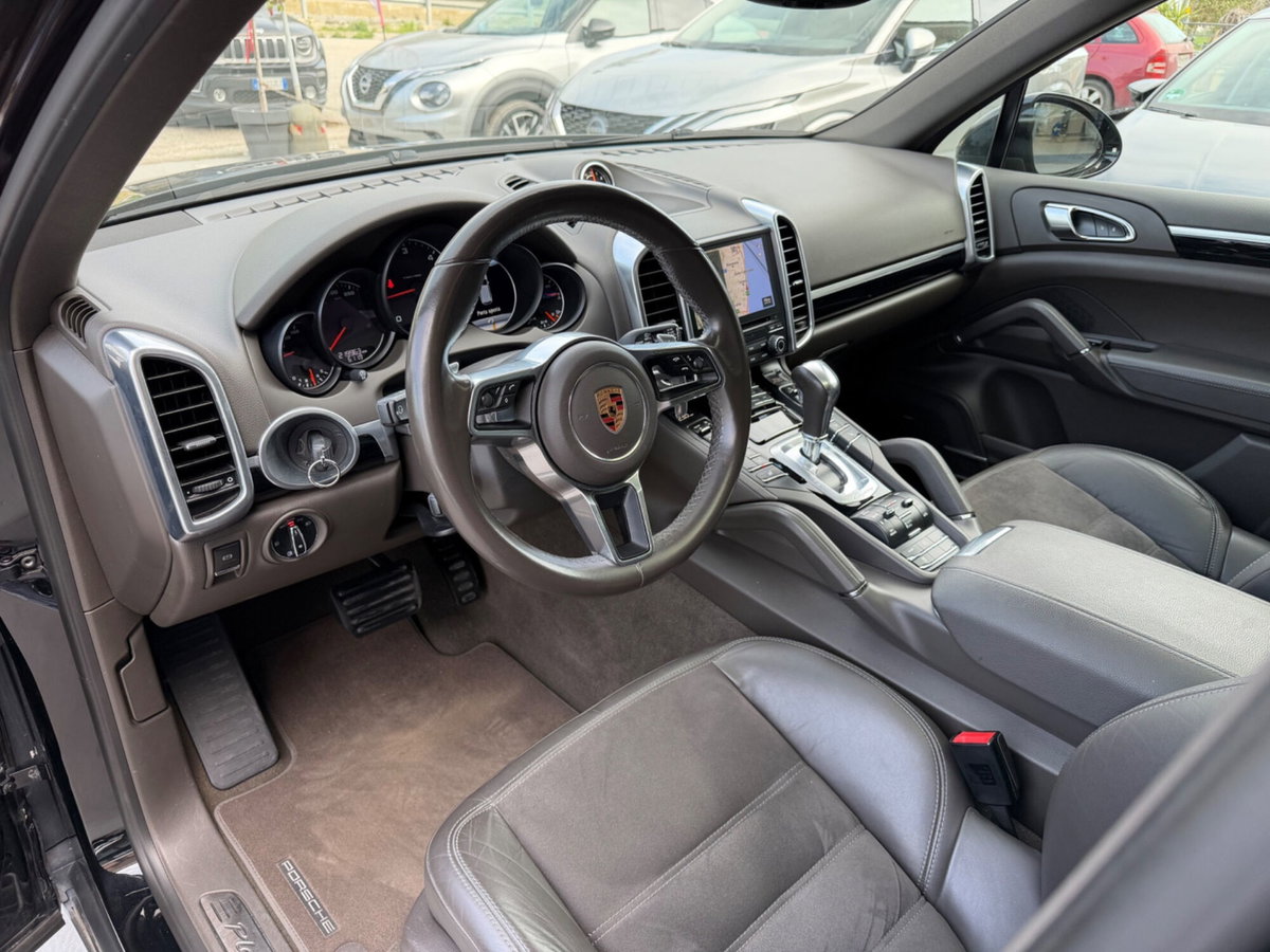 Porsche Cayenne 3.0 Diesel Platinum Edition (10)