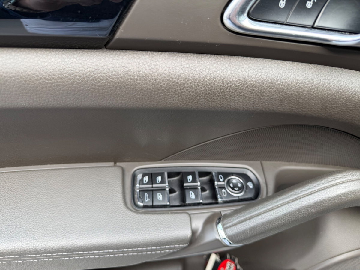 Porsche Cayenne 3.0 Diesel Platinum Edition (12)