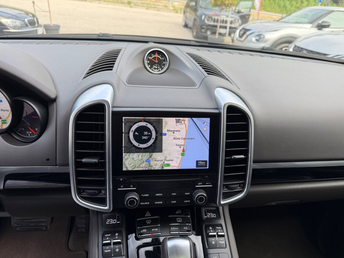 Porsche Cayenne 3.0 Diesel Platinum Edition (15)