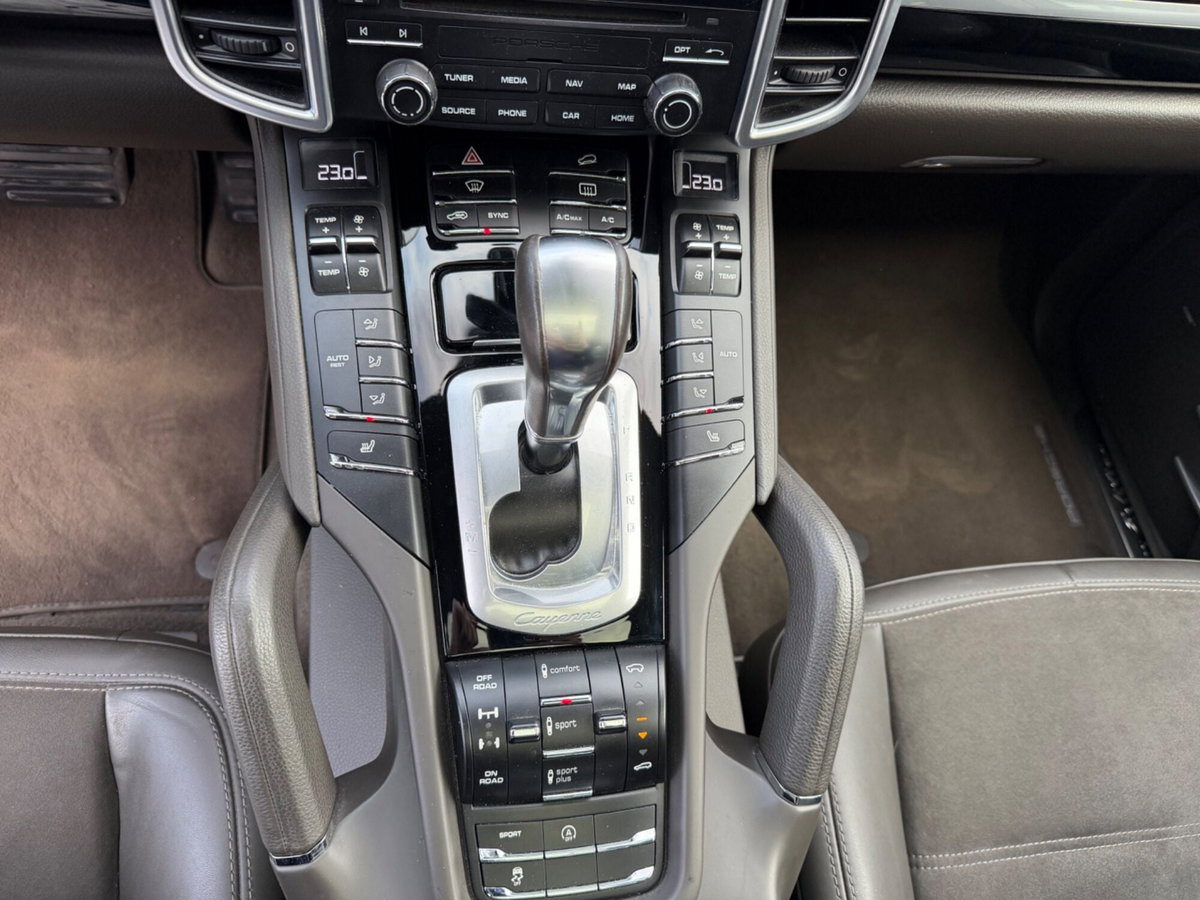 Porsche Cayenne 3.0 Diesel Platinum Edition (16)