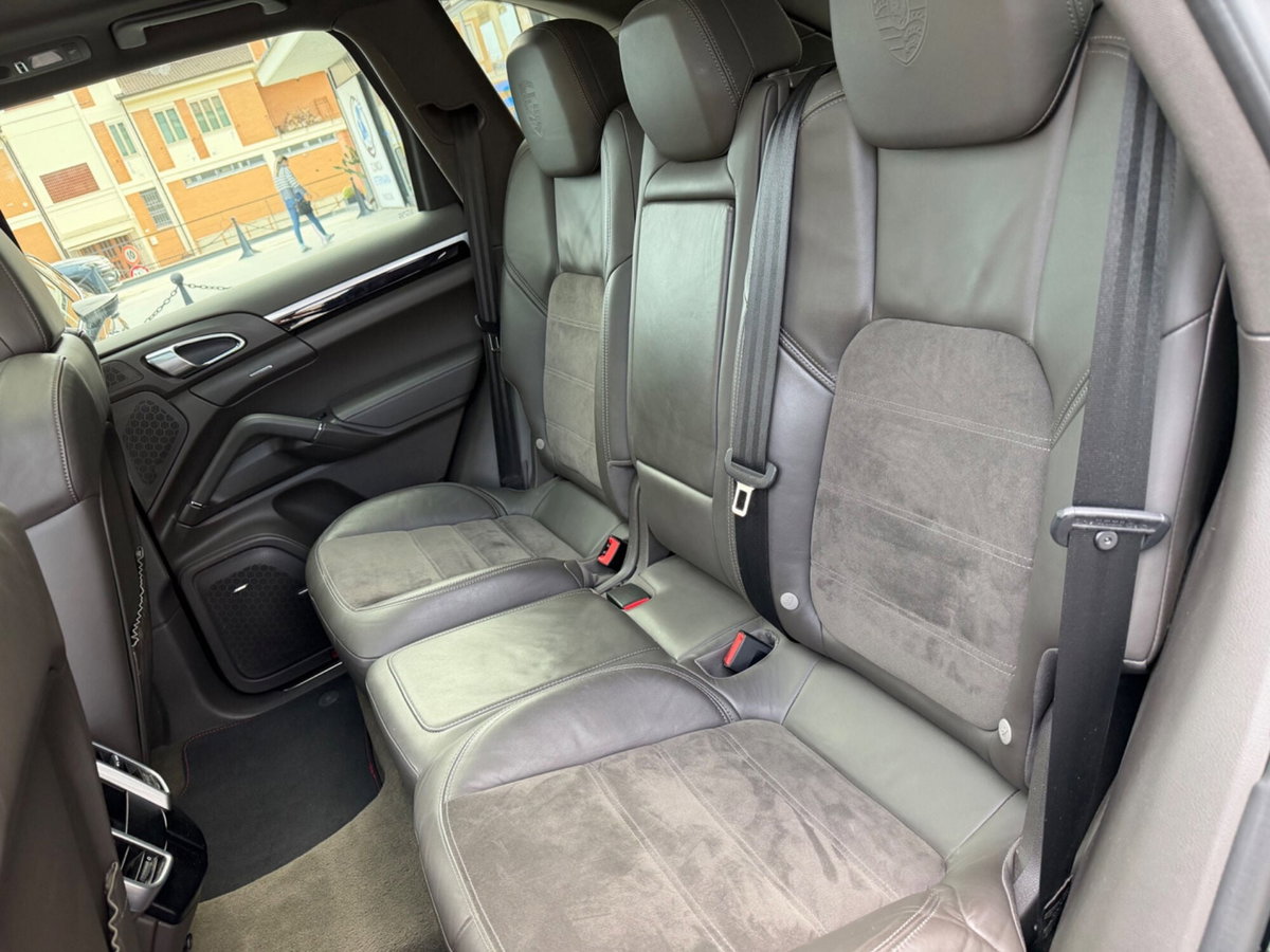 Porsche Cayenne 3.0 Diesel Platinum Edition (19)