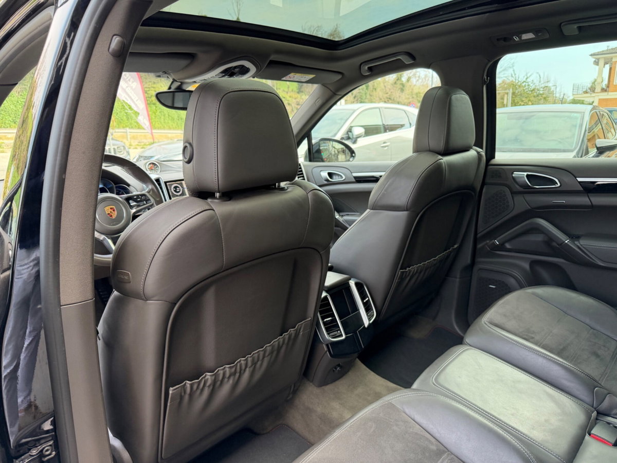 Porsche Cayenne 3.0 Diesel Platinum Edition (20)
