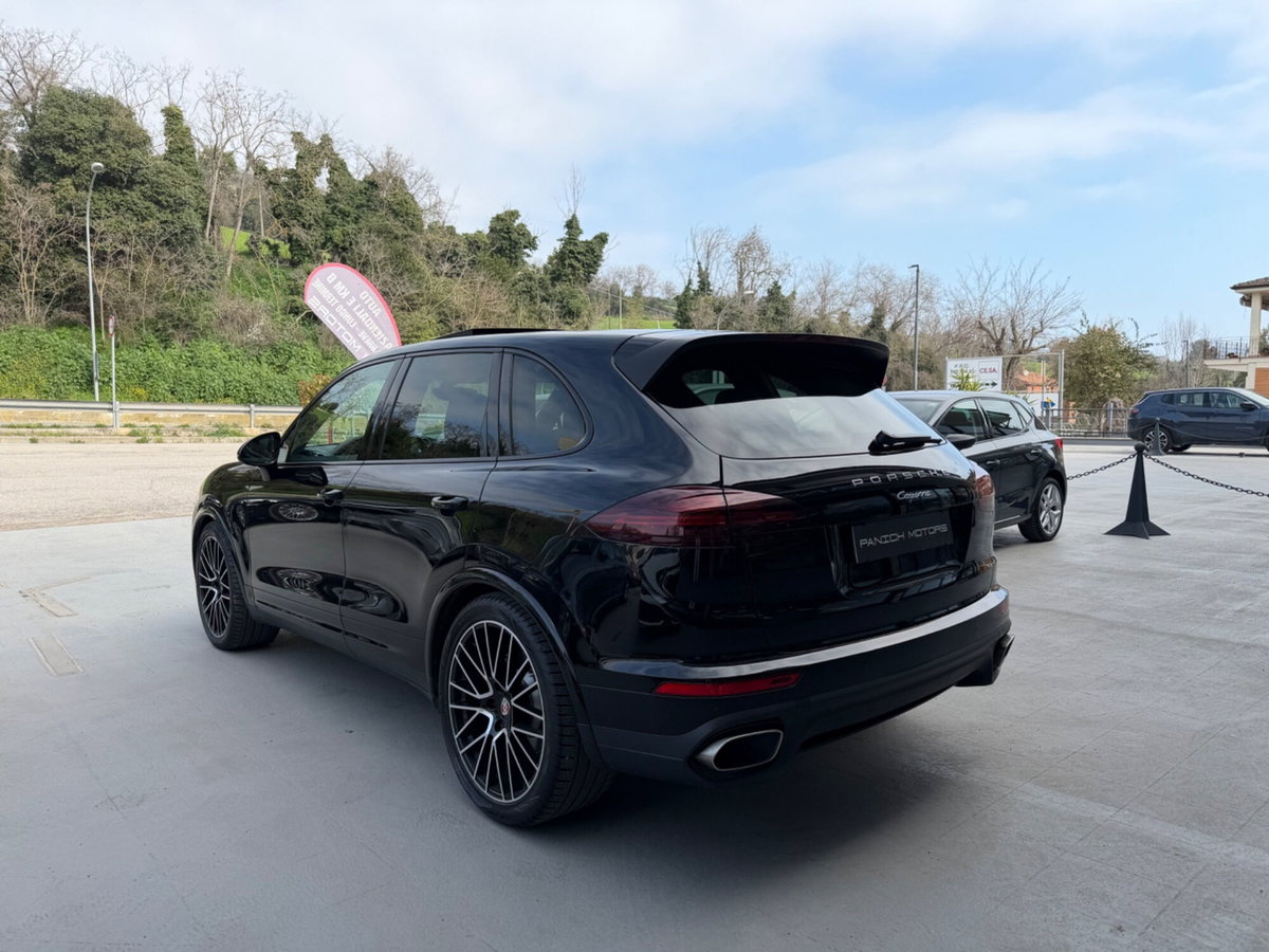 Porsche Cayenne 3.0 Diesel Platinum Edition (3)