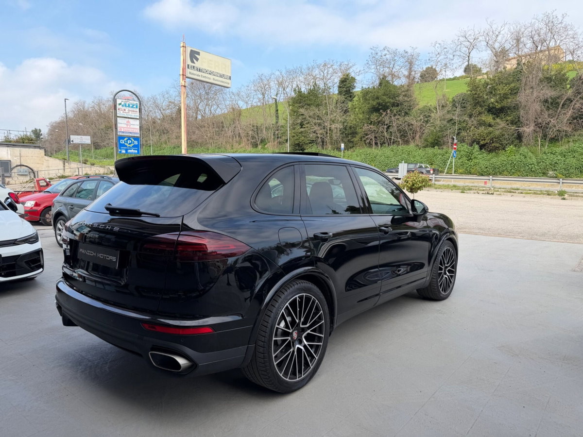 Porsche Cayenne 3.0 Diesel Platinum Edition (5)