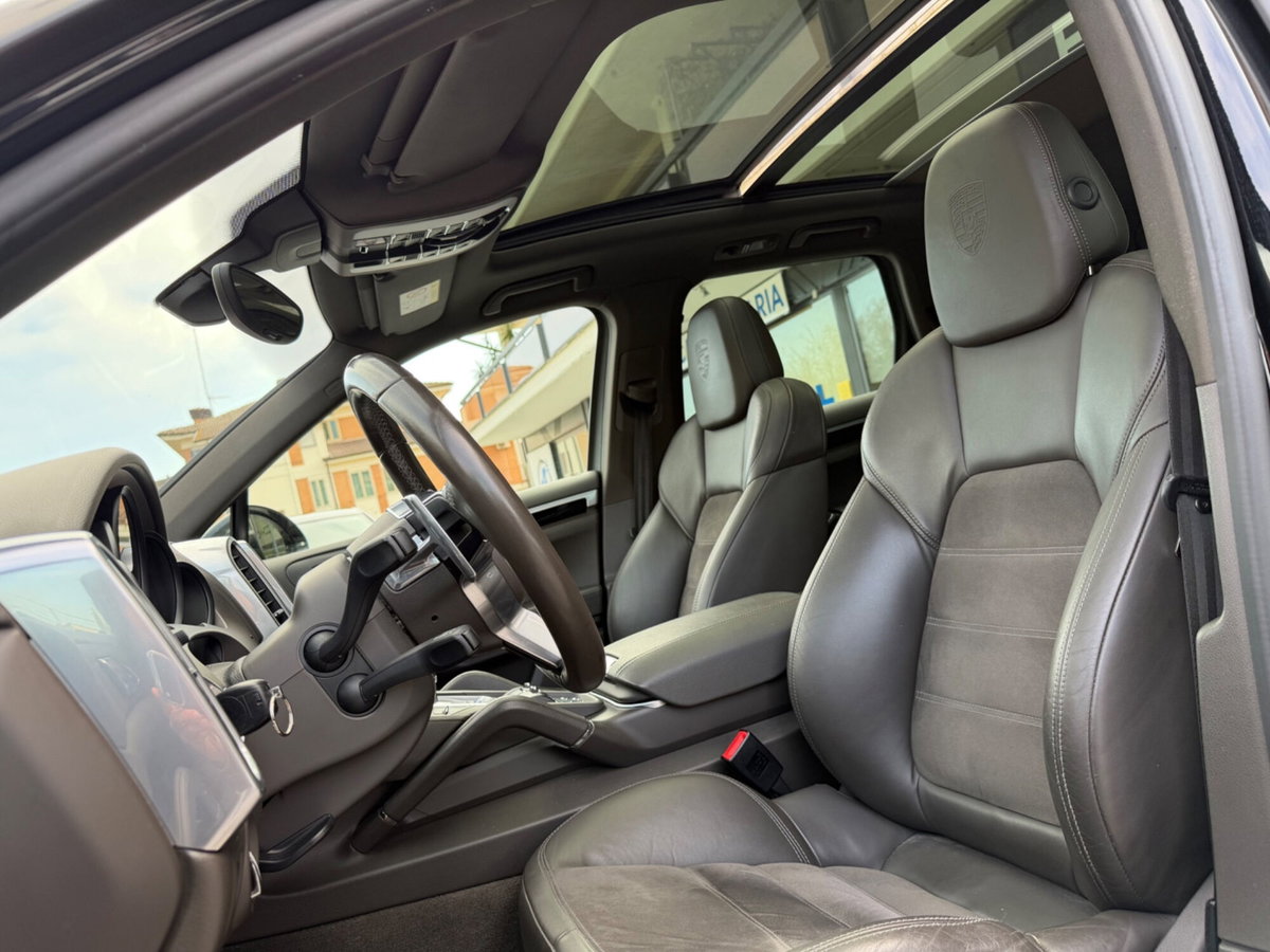 Porsche Cayenne 3.0 Diesel Platinum Edition (9)
