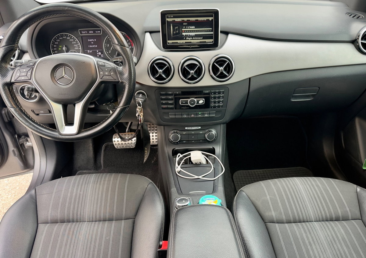 Mercedes-Benz Classe B 200 BlueEFFICIENCY Premium (10)