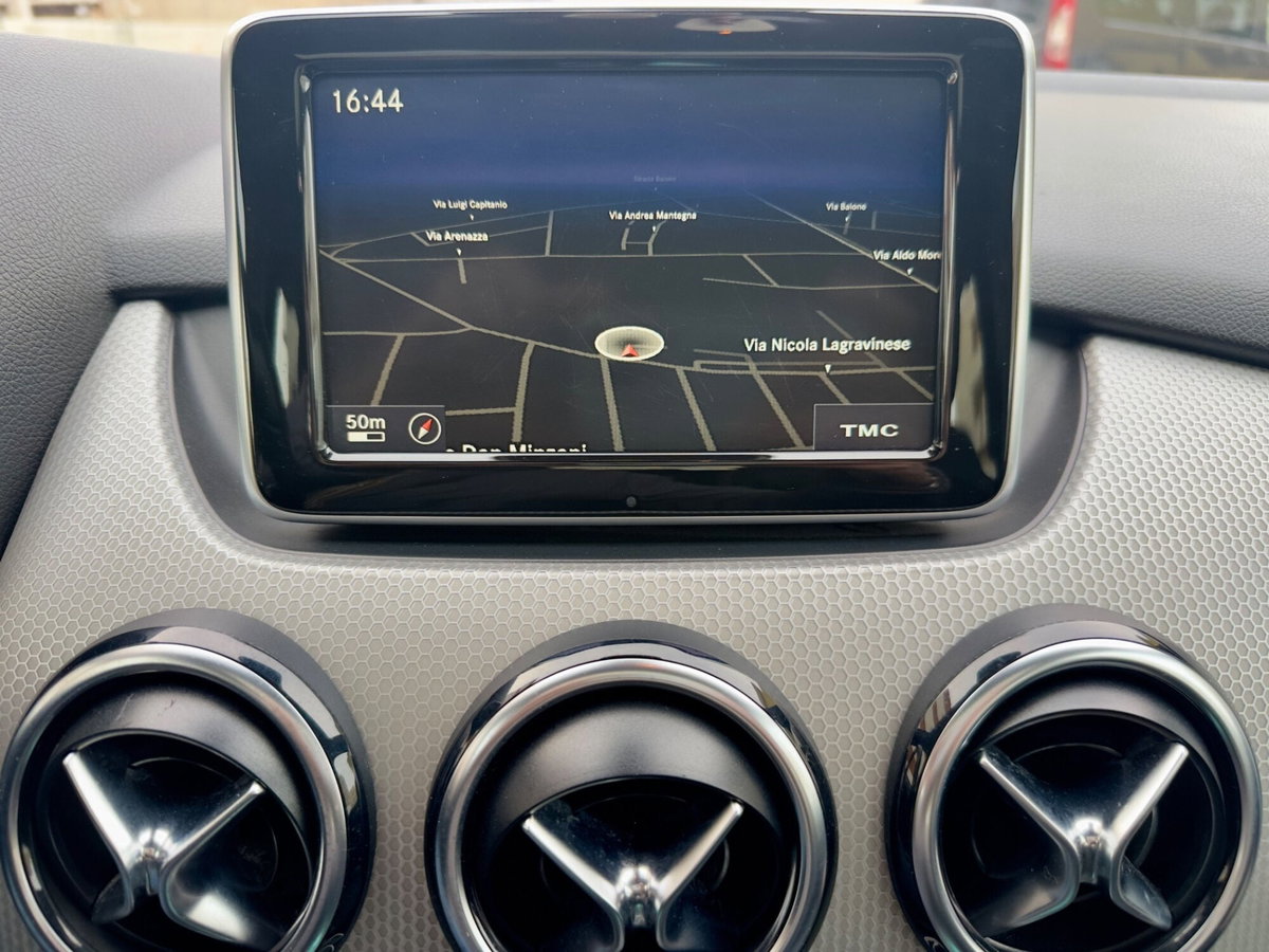 Mercedes-Benz Classe B 200 BlueEFFICIENCY Premium (13)